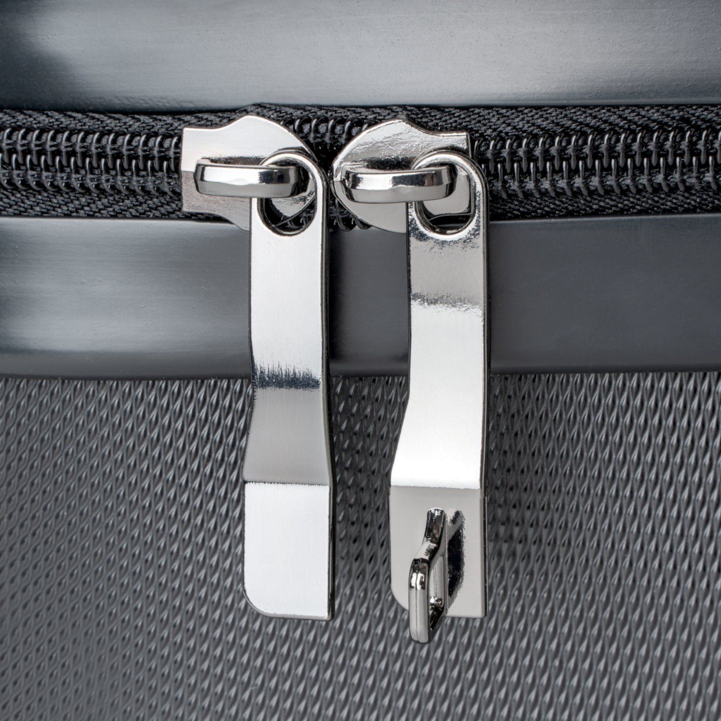 SheEO Glider (Carry-On) Suitcase